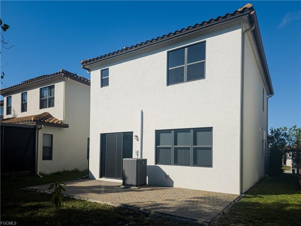 8923 Madrid Cir - Photo 2 of 8