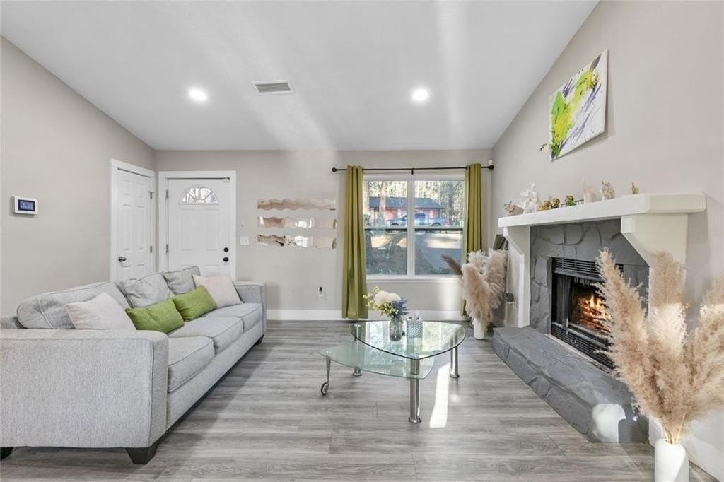 494 Plainville Dr Sw - Photo 3 of 29