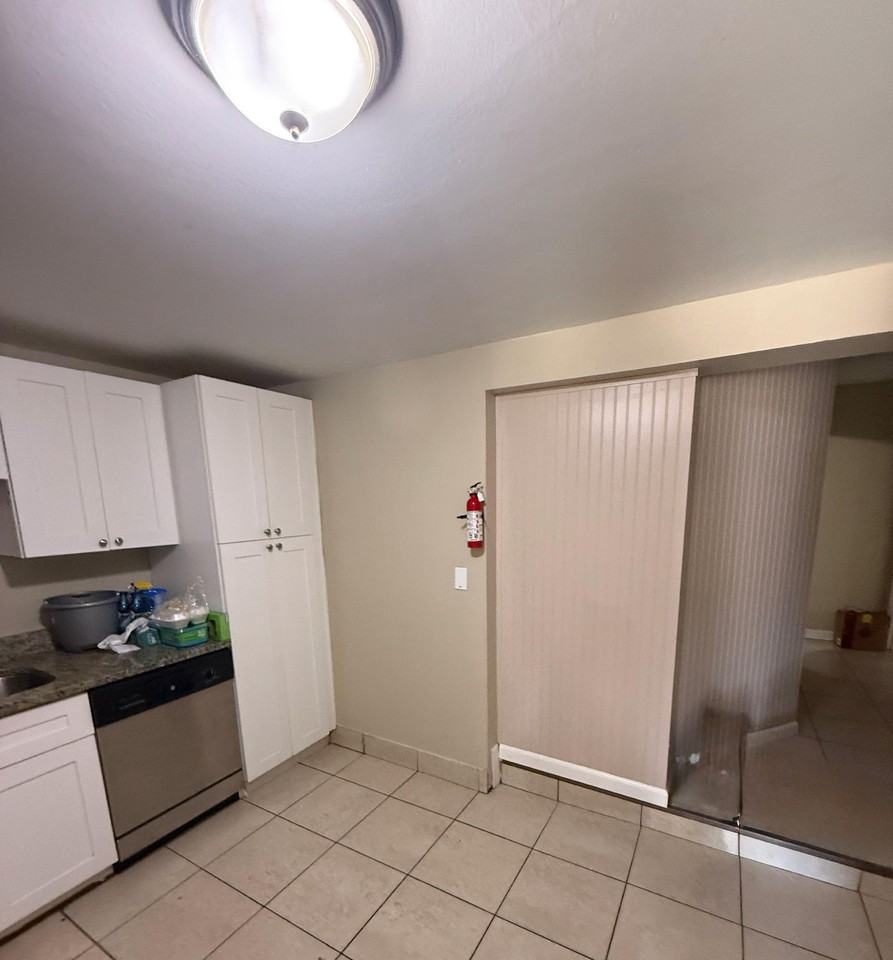 N 45th St - Photo 5 of 33