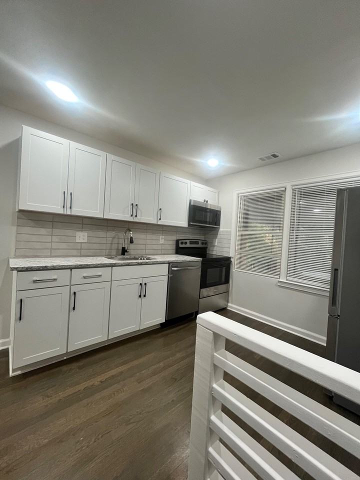 Ezra Church Dr Nw - Photo 4 of 17