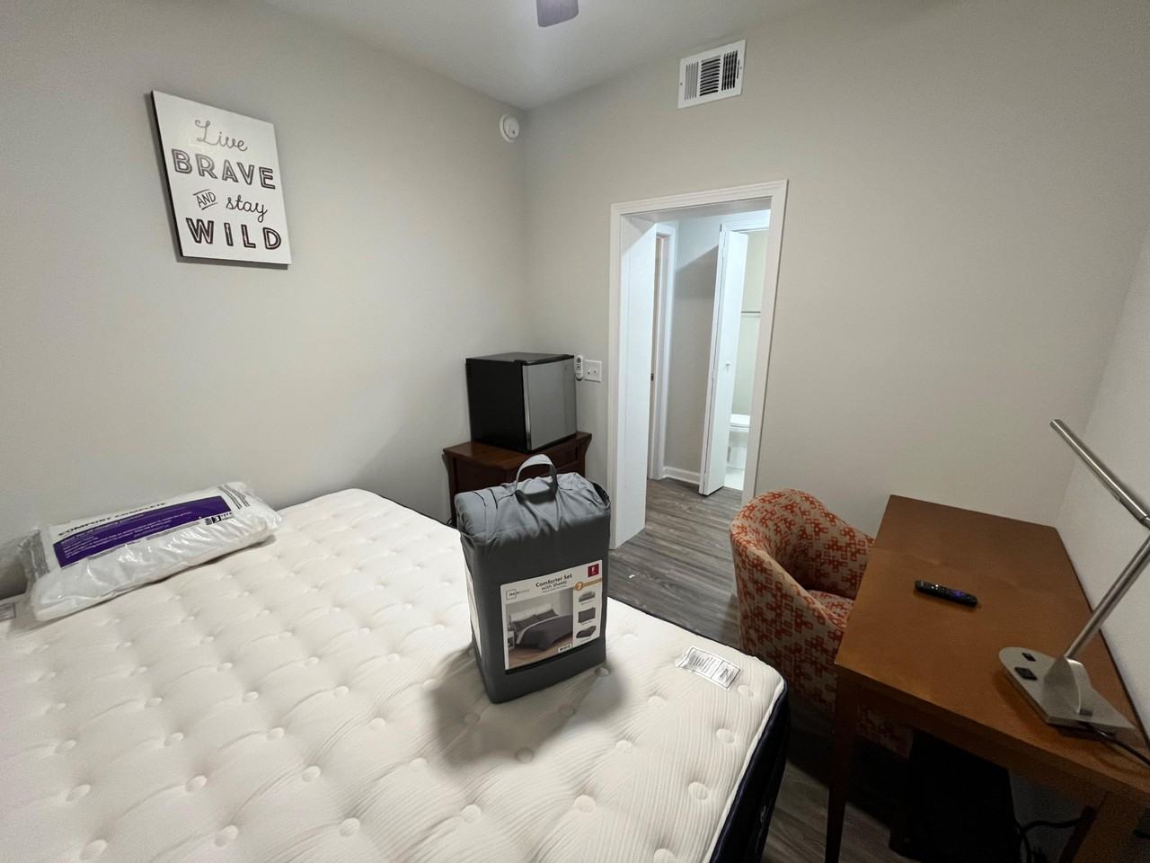 Ezra Church Dr Nw - Photo 7 of 17