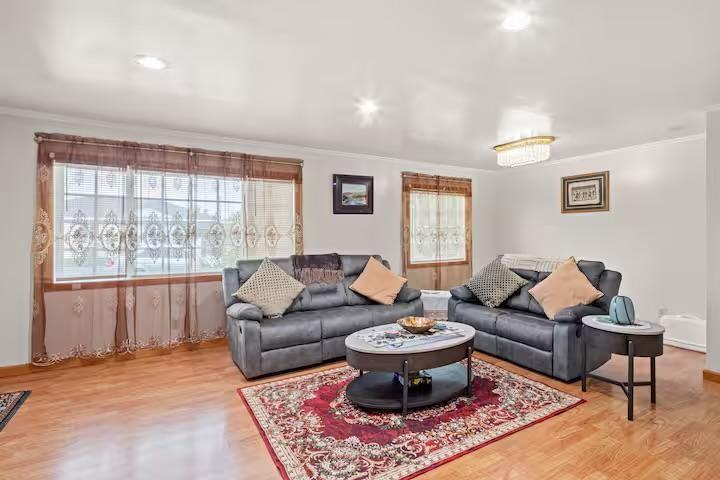 E 184th St - Photo 2 of 17