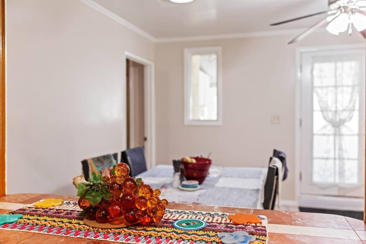 E 184th St - Photo 7 of 17