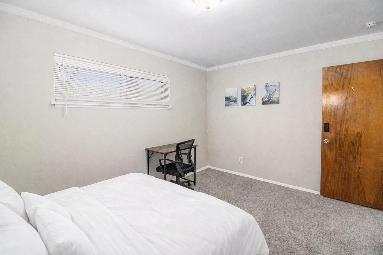 Sarasota - Photo 5 of 17