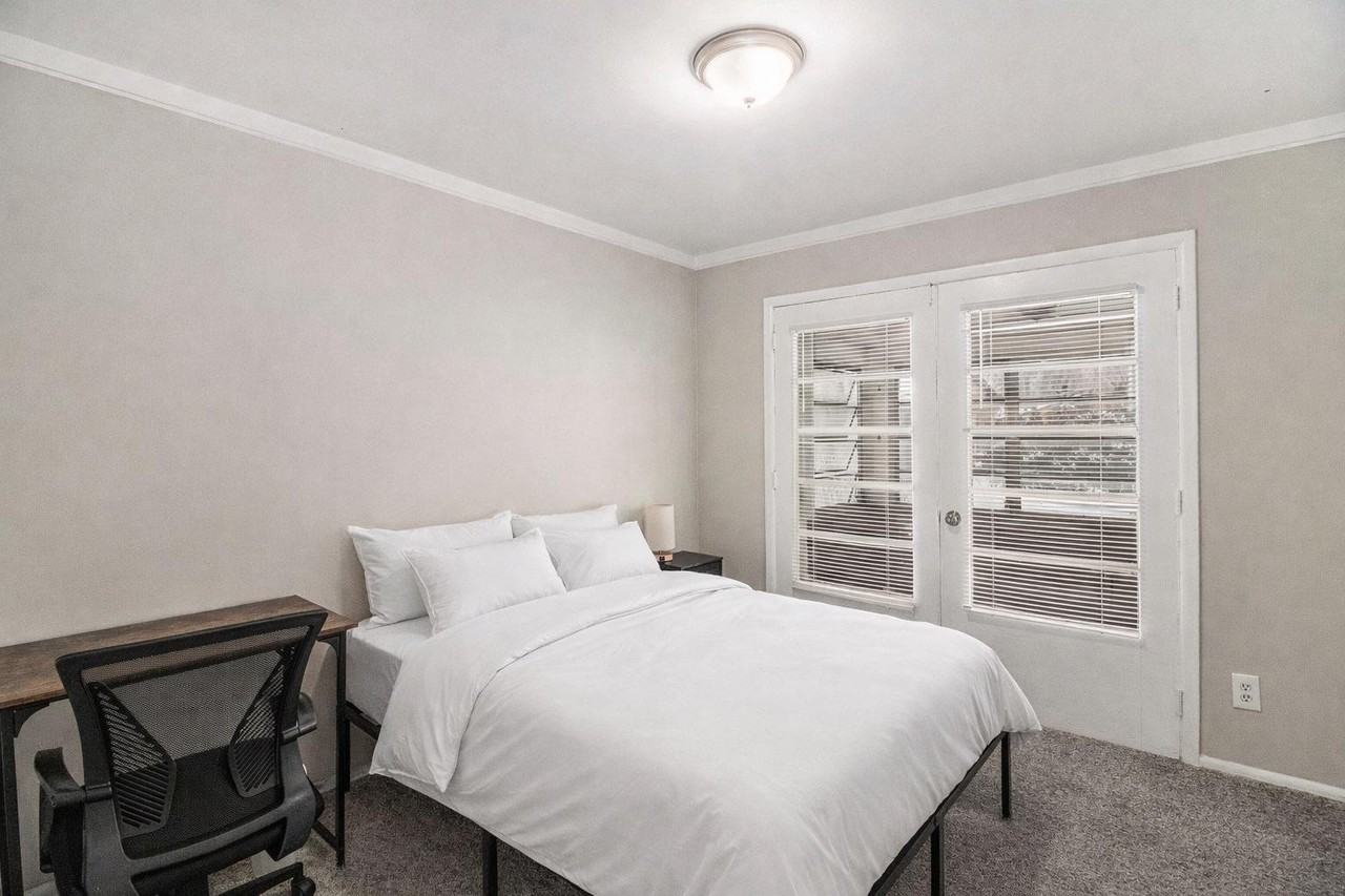 Sarasota - Photo 6 of 17