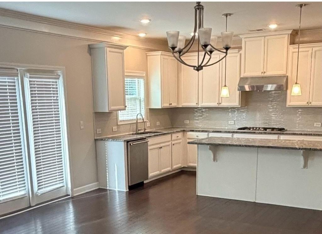 5325 Chesire Ct - Photo 4 of 29