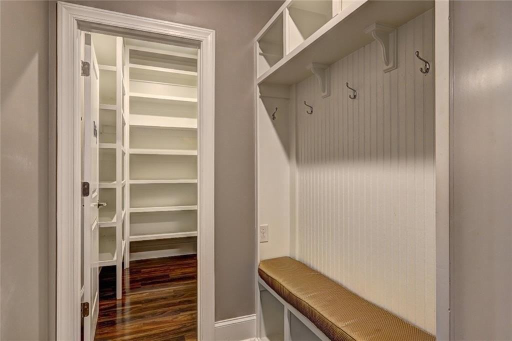 4527 Bridgeway Rd - Photo 6 of 30