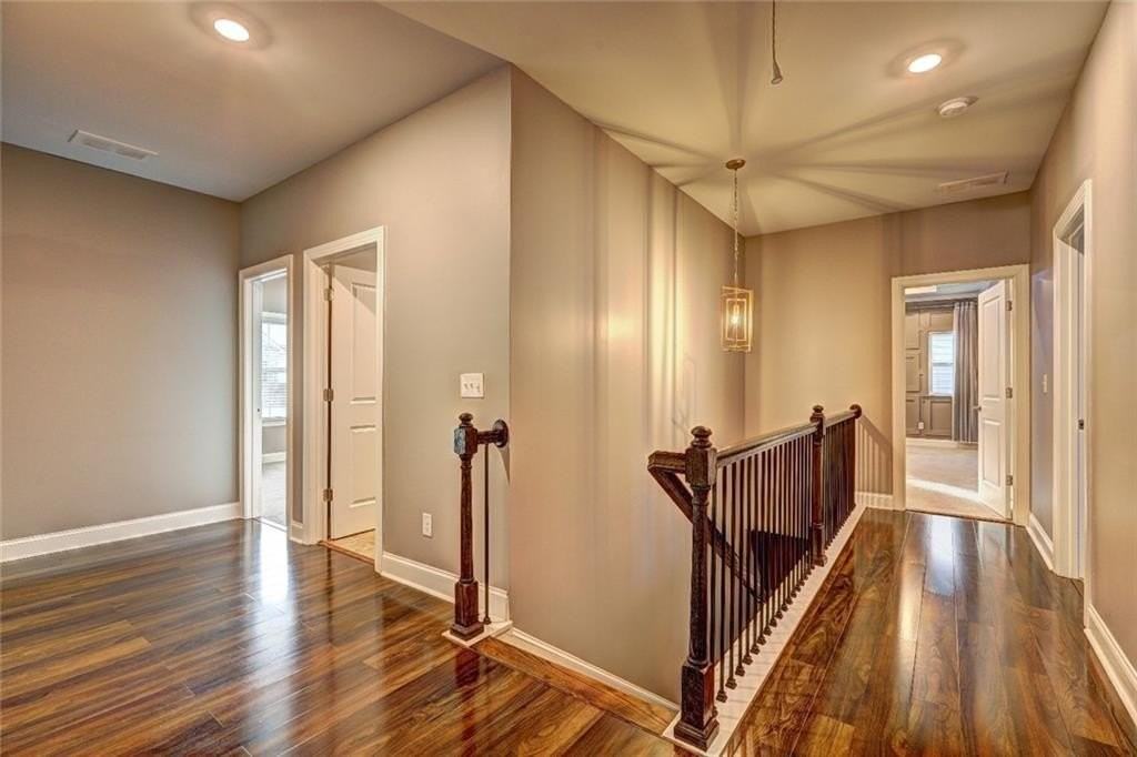 4527 Bridgeway Rd - Photo 7 of 30