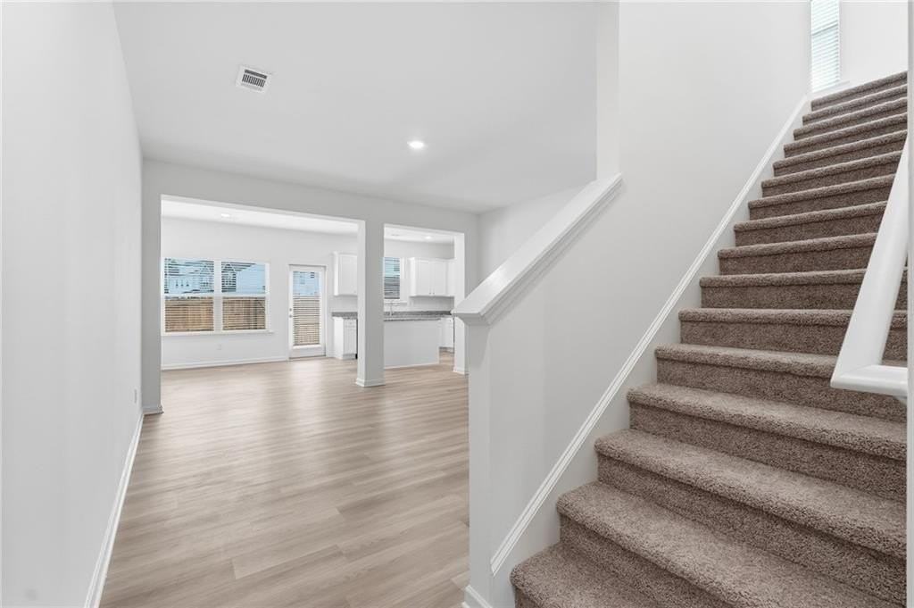 1502 Aralynn Ct - Photo 5 of 35