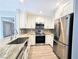 523 Se 24th Ave Apt A #A - Photo 1 of 1