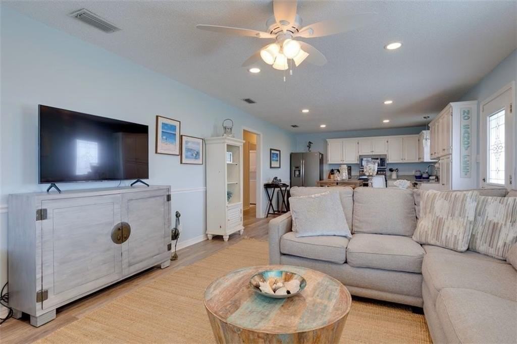 111 Ponce De Leon Ct - Photo 7 of 28