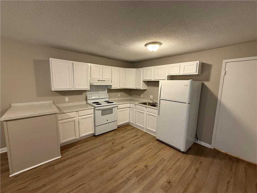 11290 Tanner Williams Rd Apt C #C - Photo 7 of 11