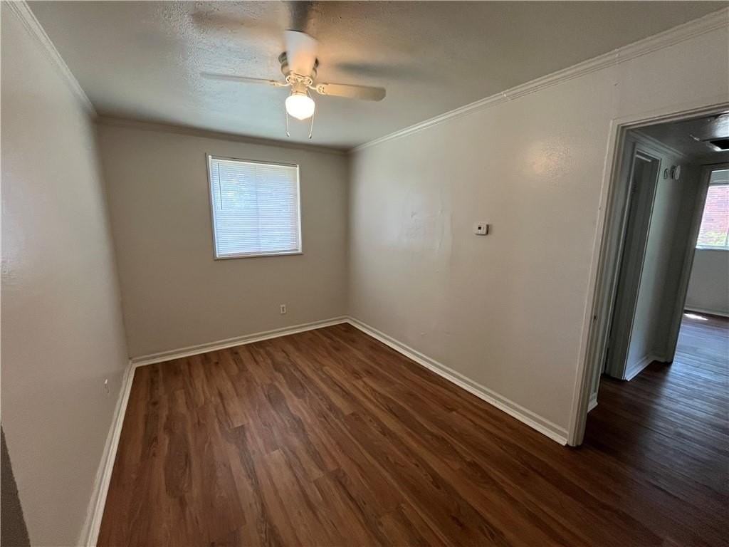 459 Seabreeze Rd E - Photo 3 of 13