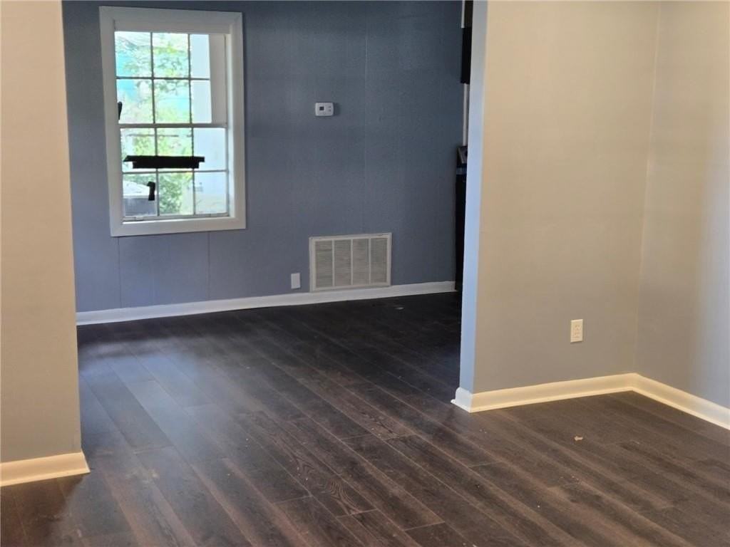 233 Grant Cir - Photo 6 of 7