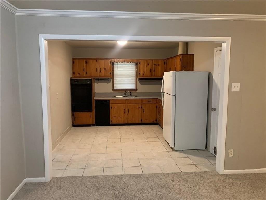 3062 Pickell Dr - Photo 4 of 19