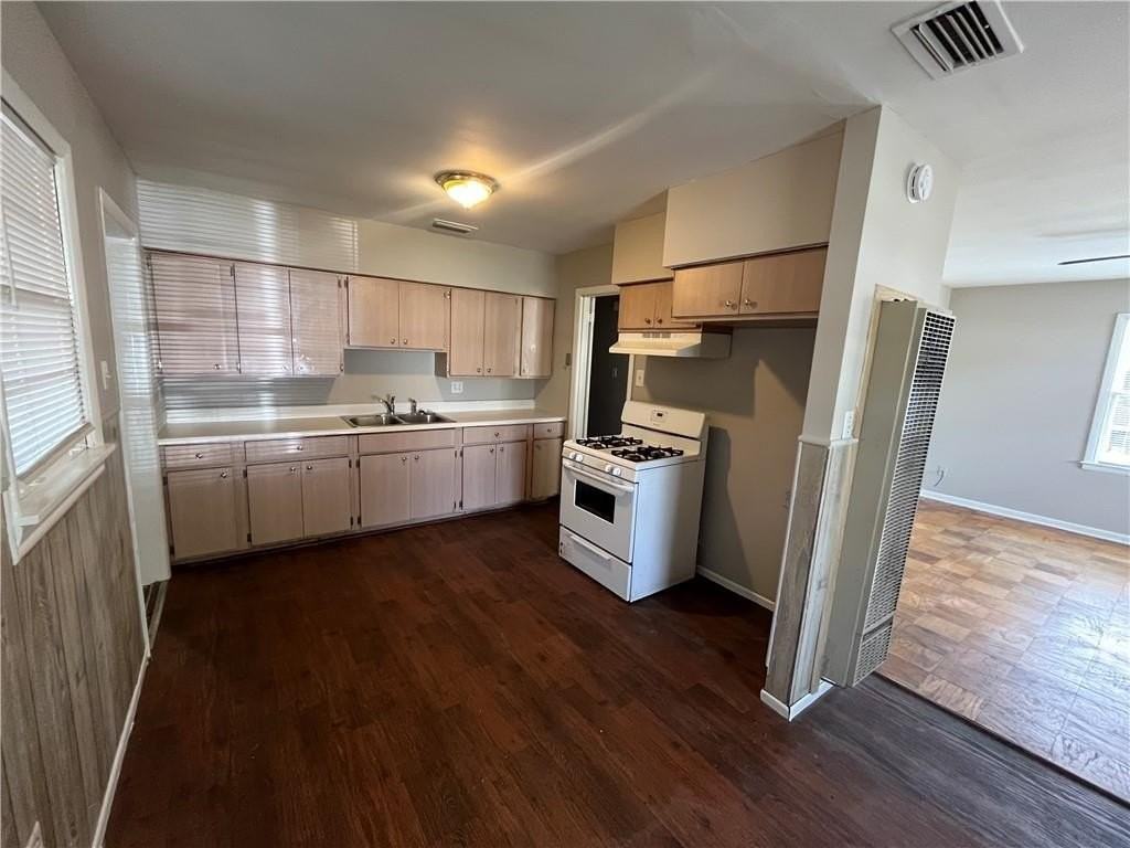 17 Edinborough Ave - Photo 3 of 12