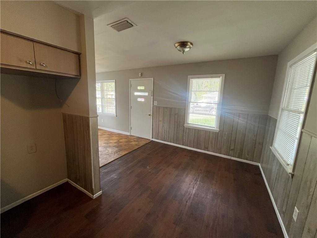 17 Edinborough Ave - Photo 4 of 12