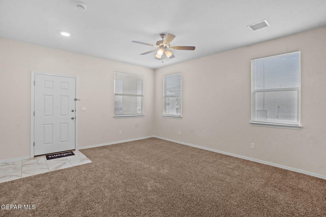 11506 Summer Dr - Photo 4 of 50