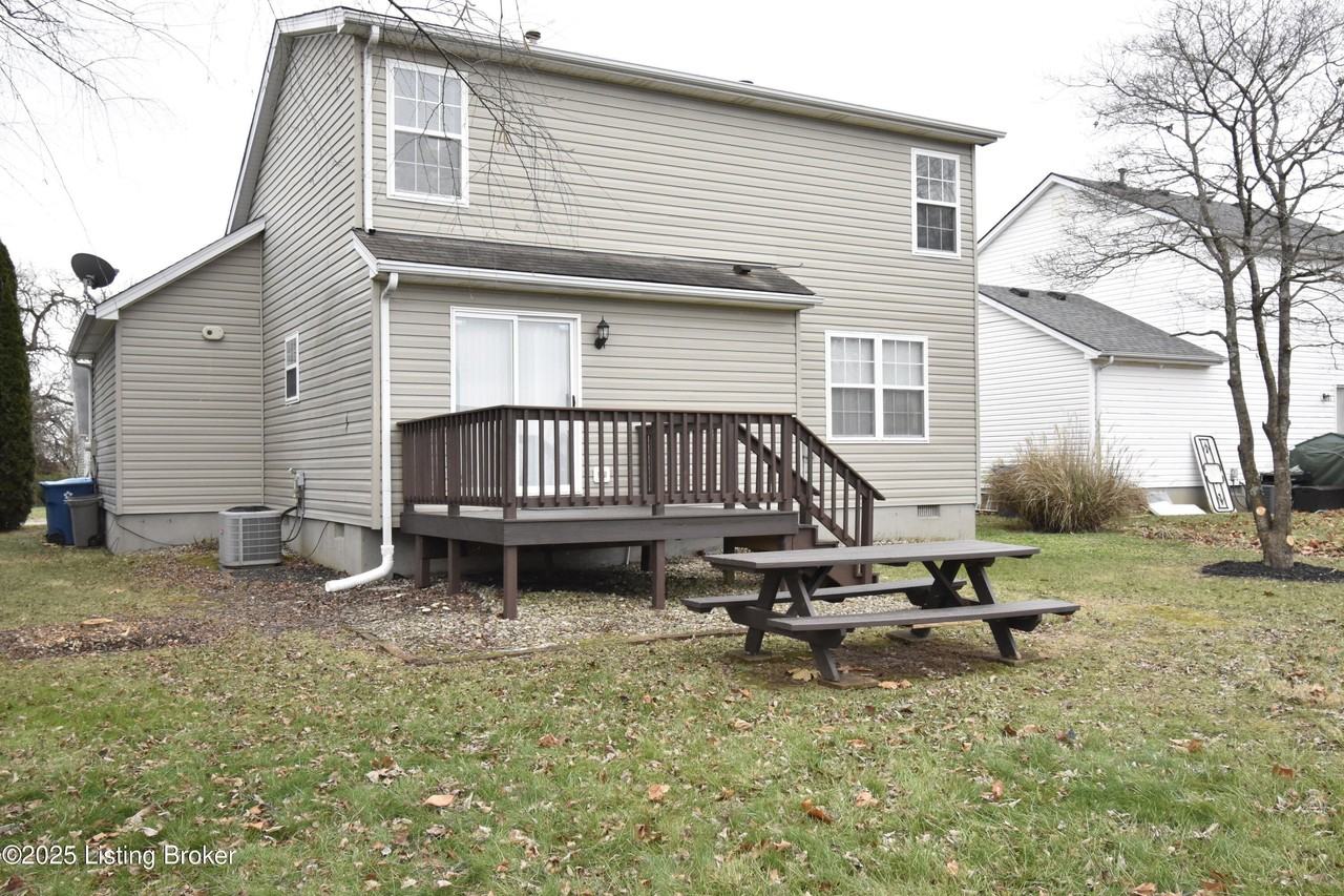 4313 Hickoryview Dr - Photo 2 of 39