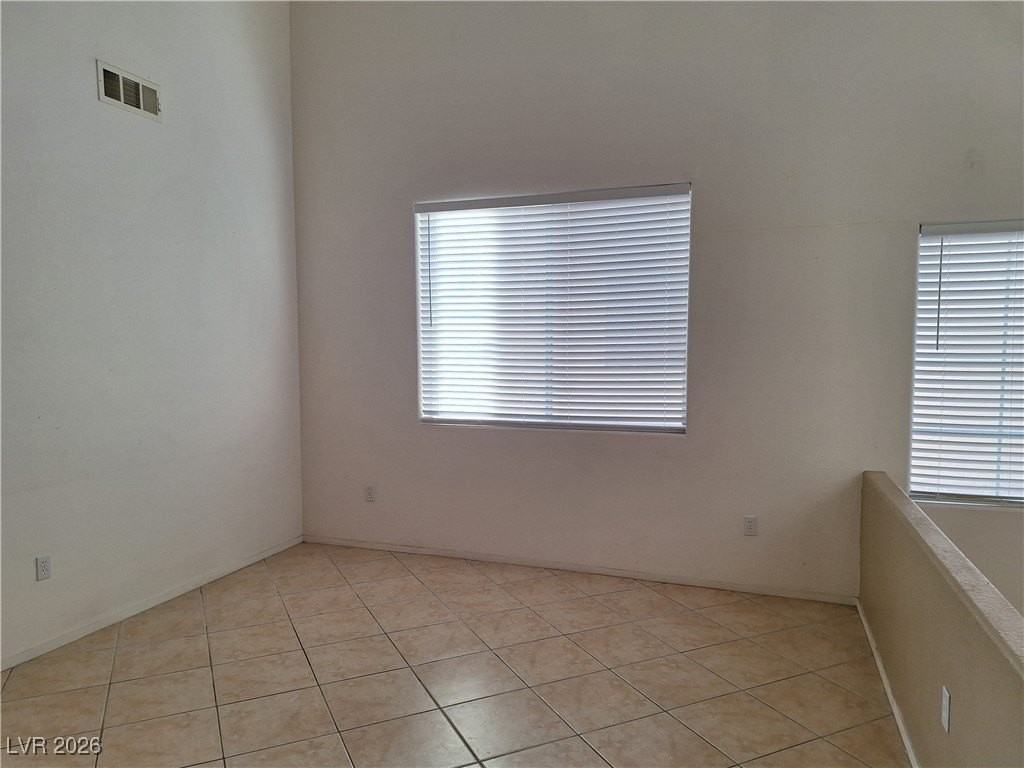 1025 Jewel Springs Ln - Photo 4 of 18