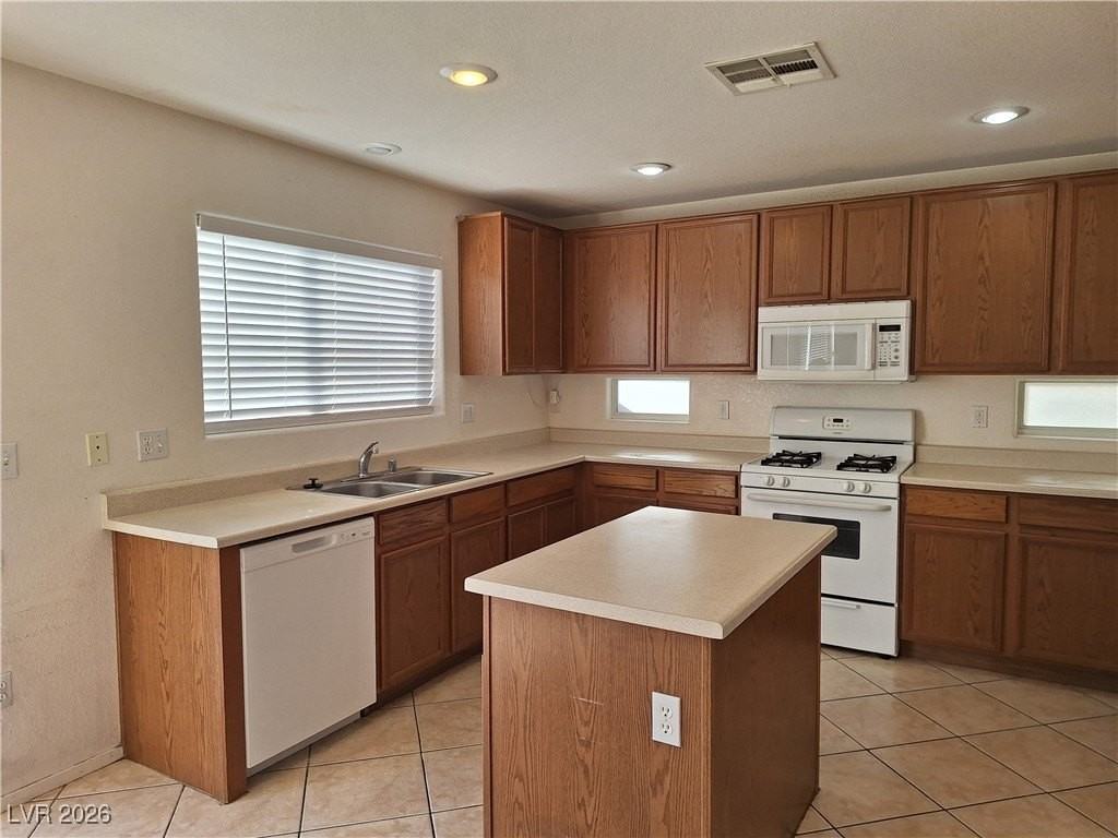 1025 Jewel Springs Ln - Photo 5 of 18