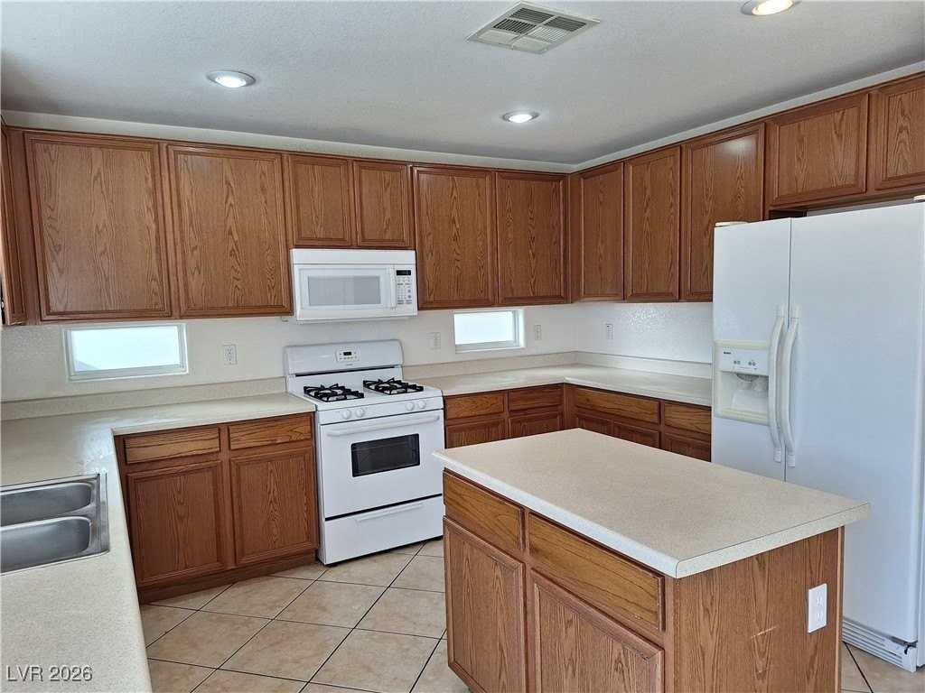 1025 Jewel Springs Ln - Photo 6 of 18