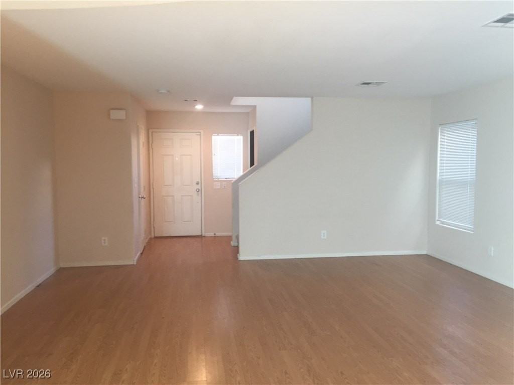 668 Shadwell St - Photo 2 of 29