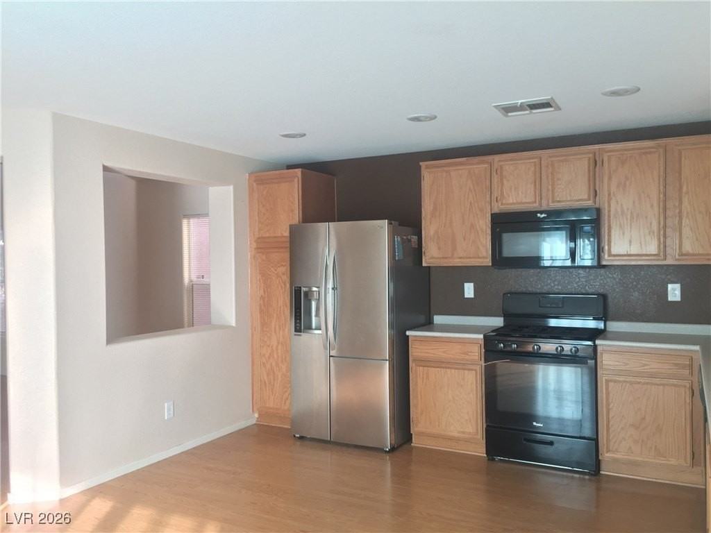 668 Shadwell St - Photo 6 of 29