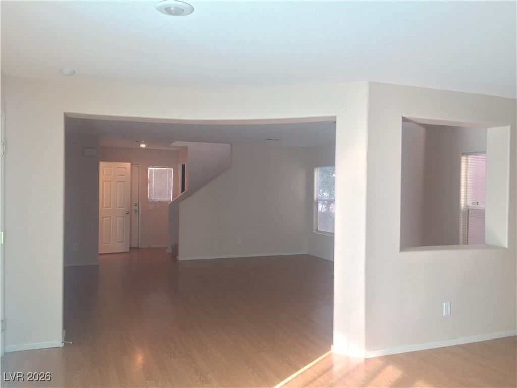 668 Shadwell St - Photo 7 of 29