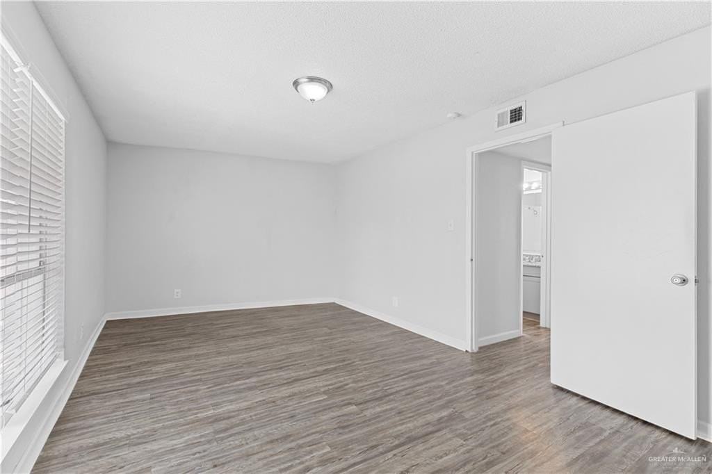 2425 Barnard Rd Apt 6c #6C - Photo 3 of 15