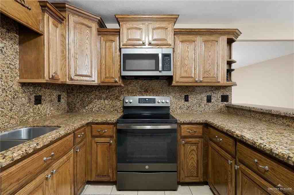 415 S Westgate Dr Apt 22 #22 - Photo 7 of 19