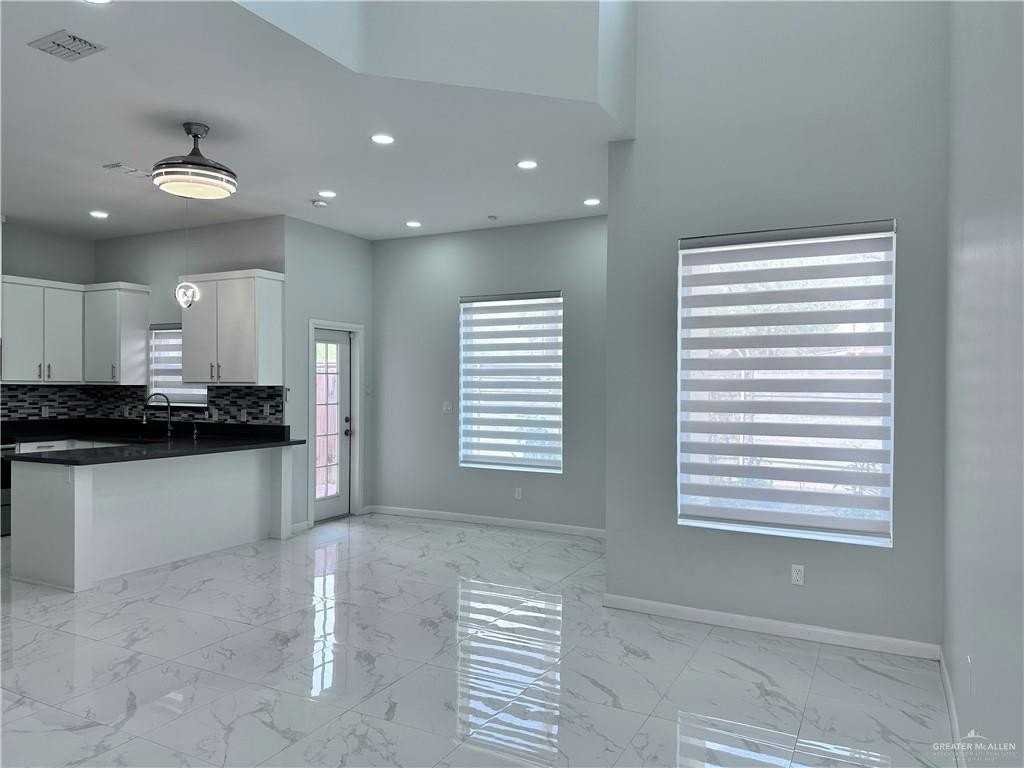 1905 Sunset Dr - Photo 4 of 21