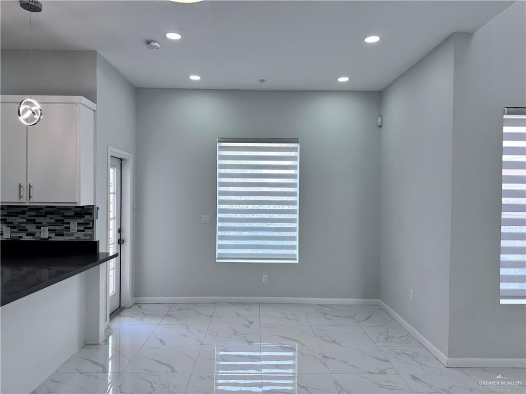 1905 Sunset Dr - Photo 5 of 21