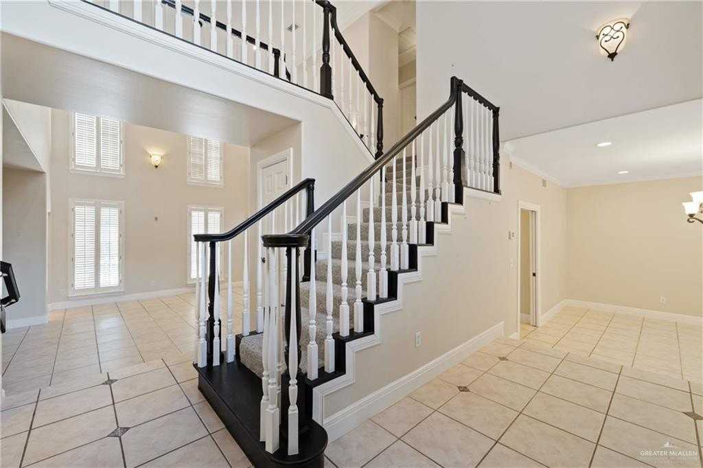 5501 N 1st Ln - Photo 3 of 29