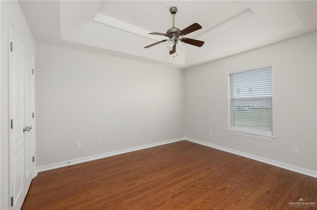 315 S 48th Ln Apt 4 #4 - Photo 6 of 8