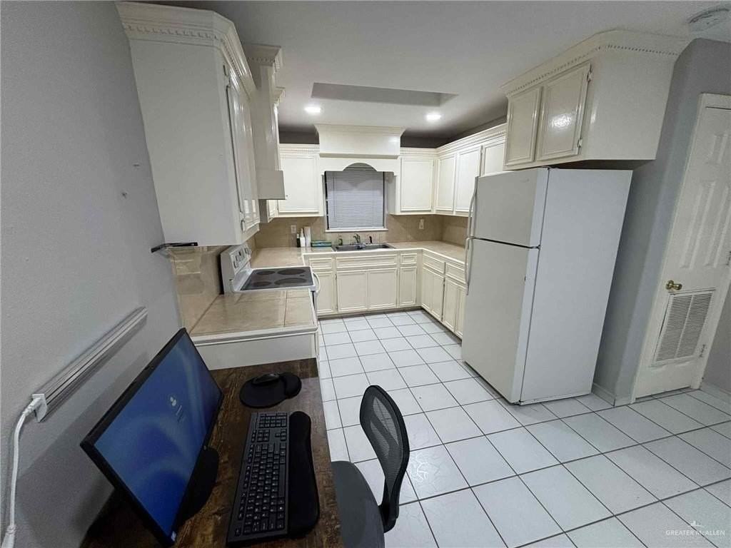 144 Redwood Rd Unit 2 #2 - Photo 5 of 10