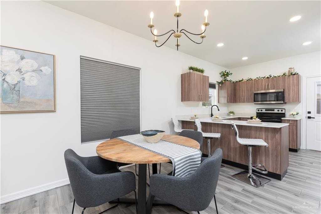 1006 N Clarence Ave #4 - Photo 6 of 15