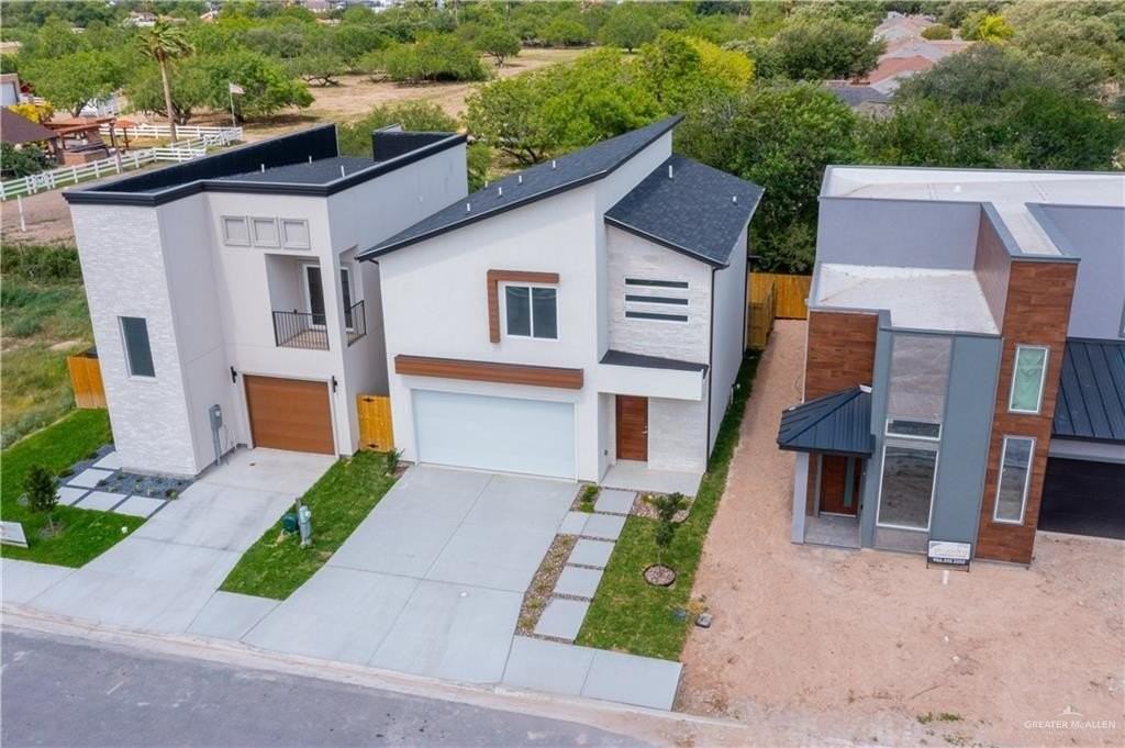 2711 Harmony St - Photo 2 of 19