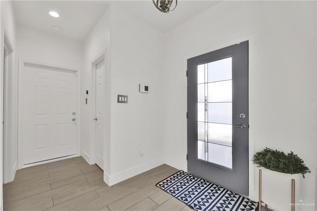 2208 Providence Ave - Photo 4 of 23