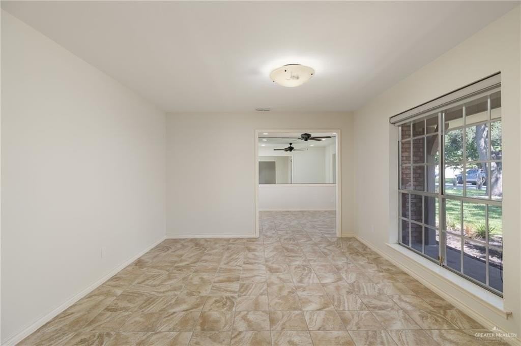 136 E Harvey St - Photo 3 of 14