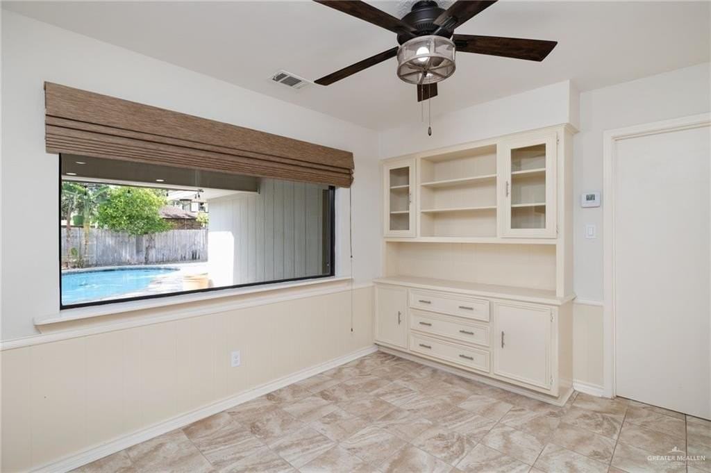 136 E Harvey St - Photo 6 of 14