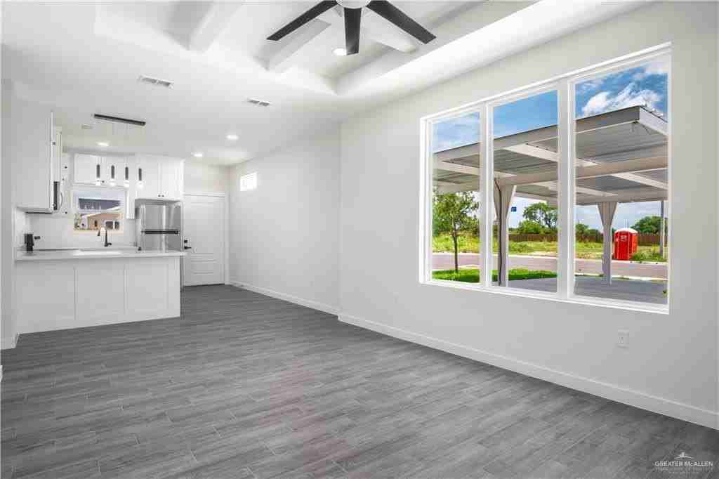 2104 E Viviana St #3 - Photo 5 of 22