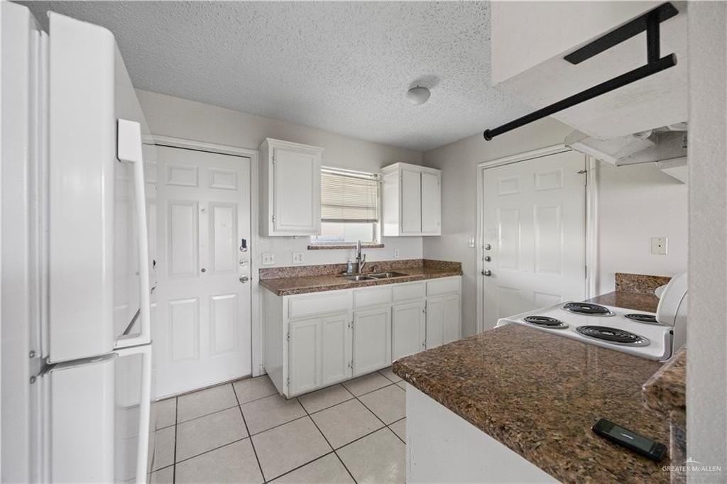 2004 Fullerton Ave - Photo 4 of 12