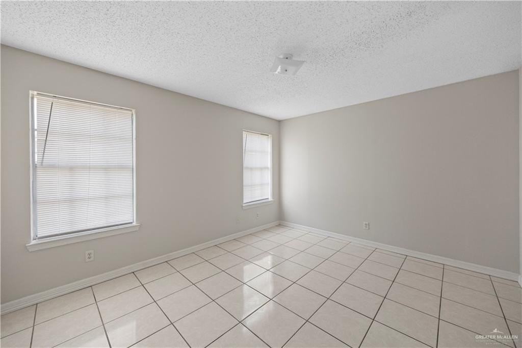 2004 Fullerton Ave - Photo 6 of 12