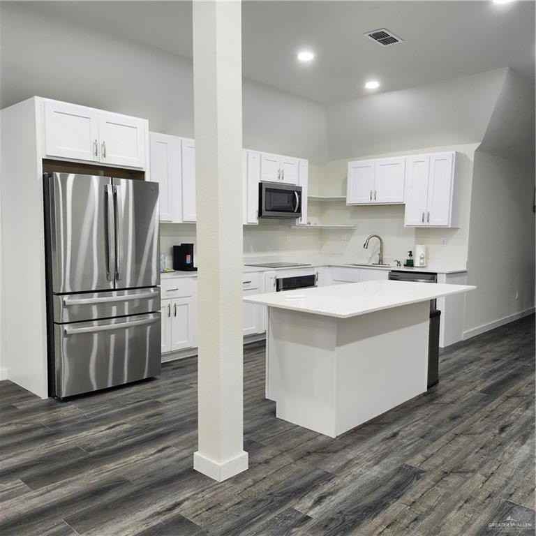 2914 Chateau St - Photo 6 of 29