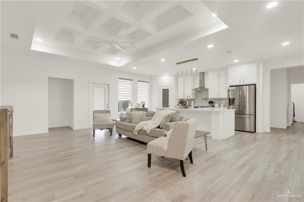 13905 N 35th St - Photo 4 of 21