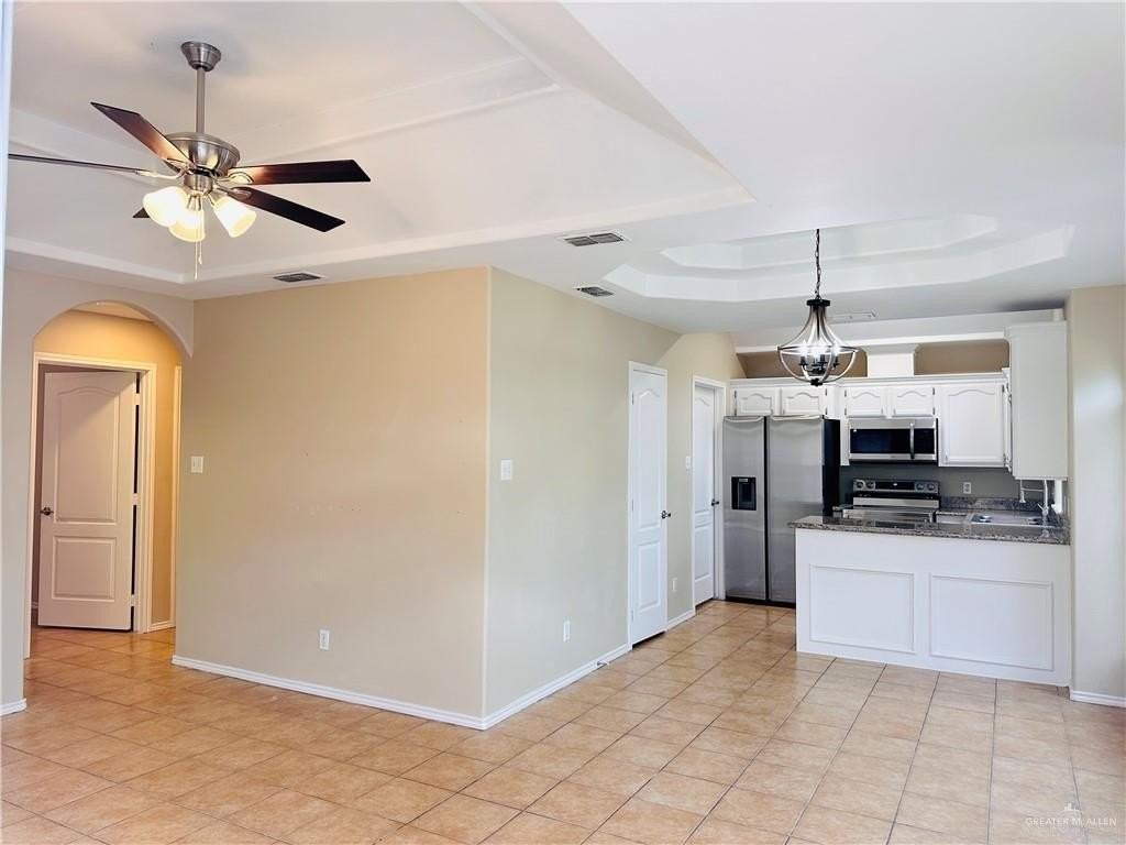 1913 W Western Dr Apt 4 #4 - Photo 2 of 14