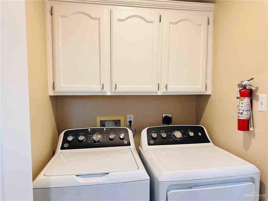 1913 W Western Dr Apt 4 #4 - Photo 5 of 14