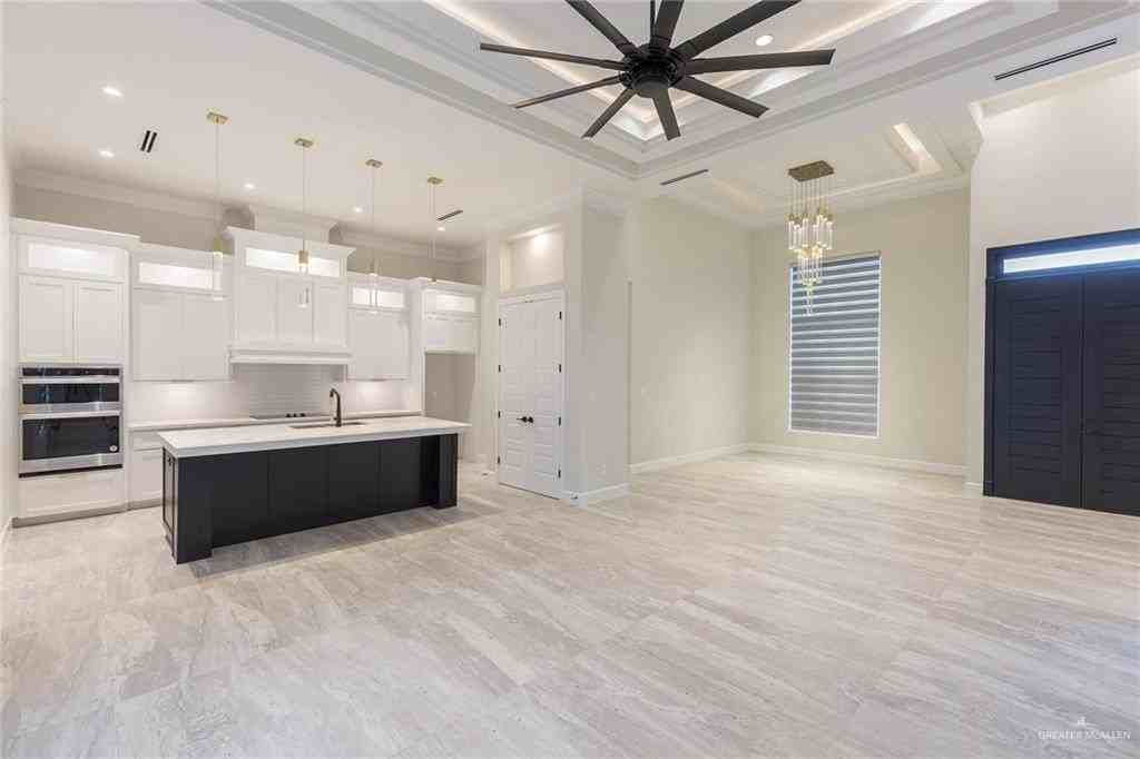 9805 N 24th St - Photo 6 of 37