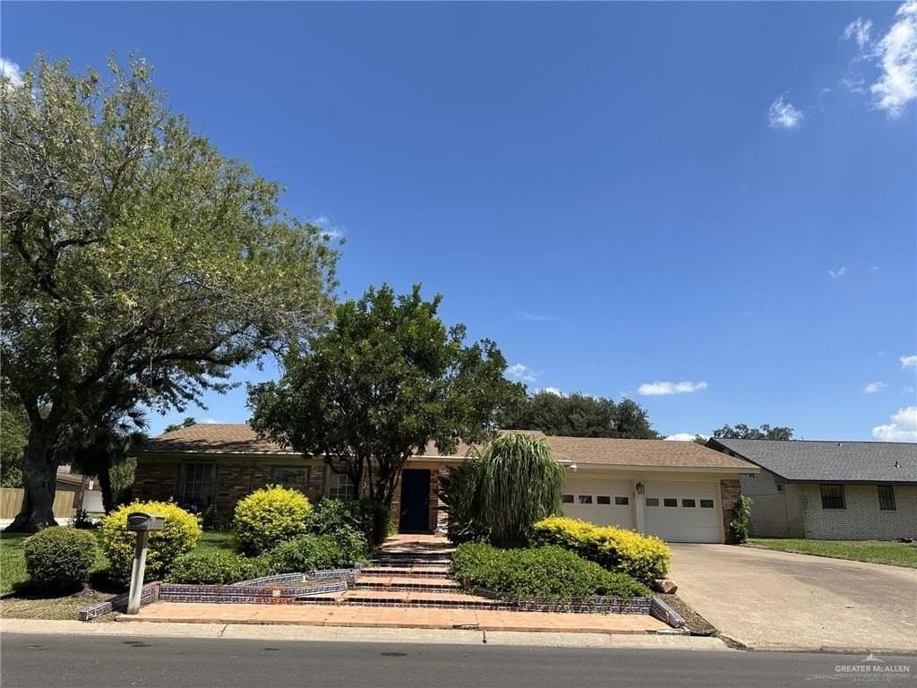 1518 Redbud Ave - Photo 2 of 41